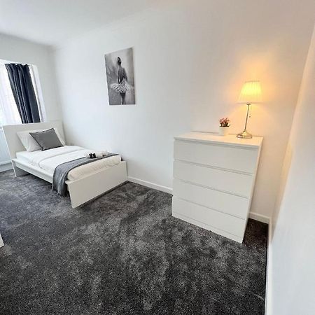 Stunning Flat In Greater London Exterior photo