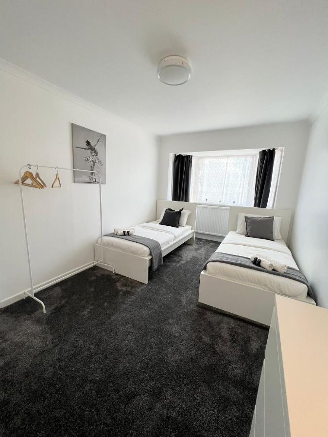 Stunning Flat In Greater London Exterior photo