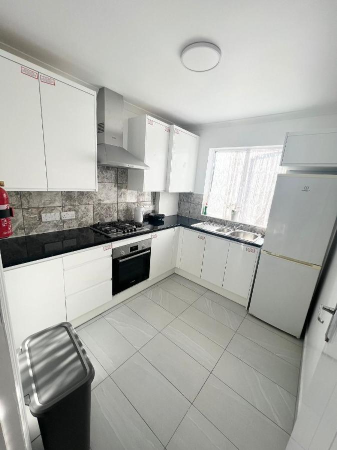 Stunning Flat In Greater London Exterior photo