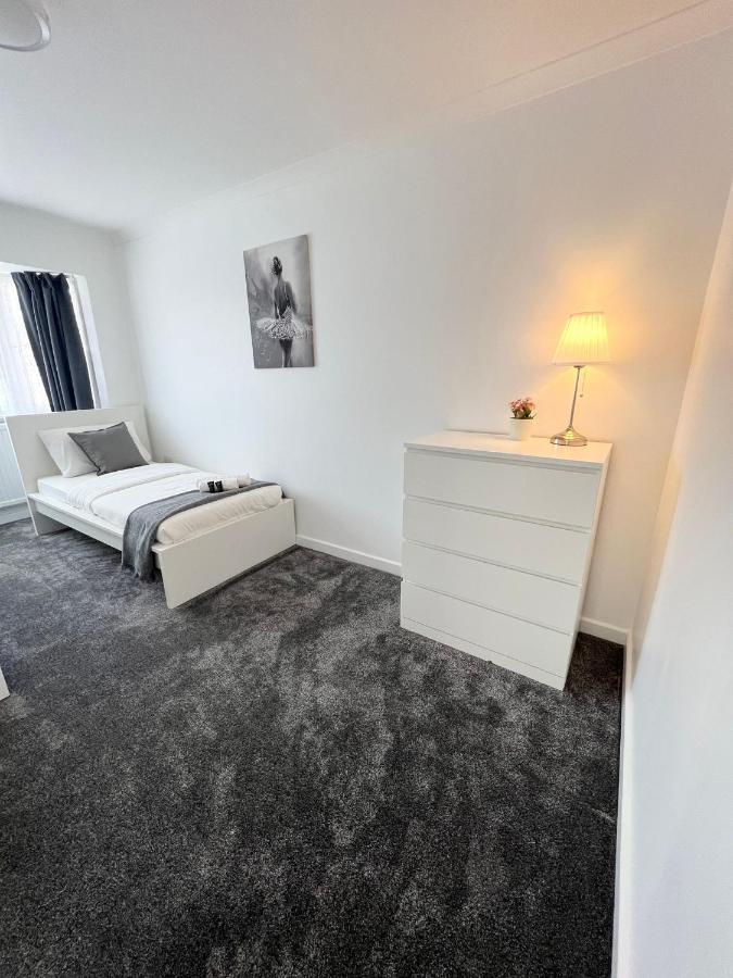 Stunning Flat In Greater London Exterior photo